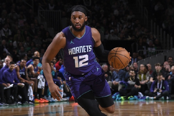 奥科吉底薪加盟火箭：性价比之选，防守悍将助力重建